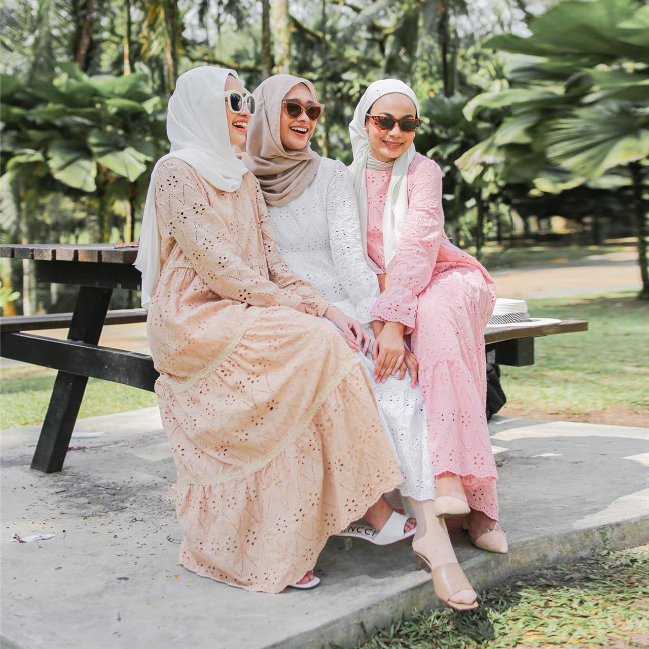 Indonesische holle kanten jurk - Ethnic Fashion Wear recensie en prijs