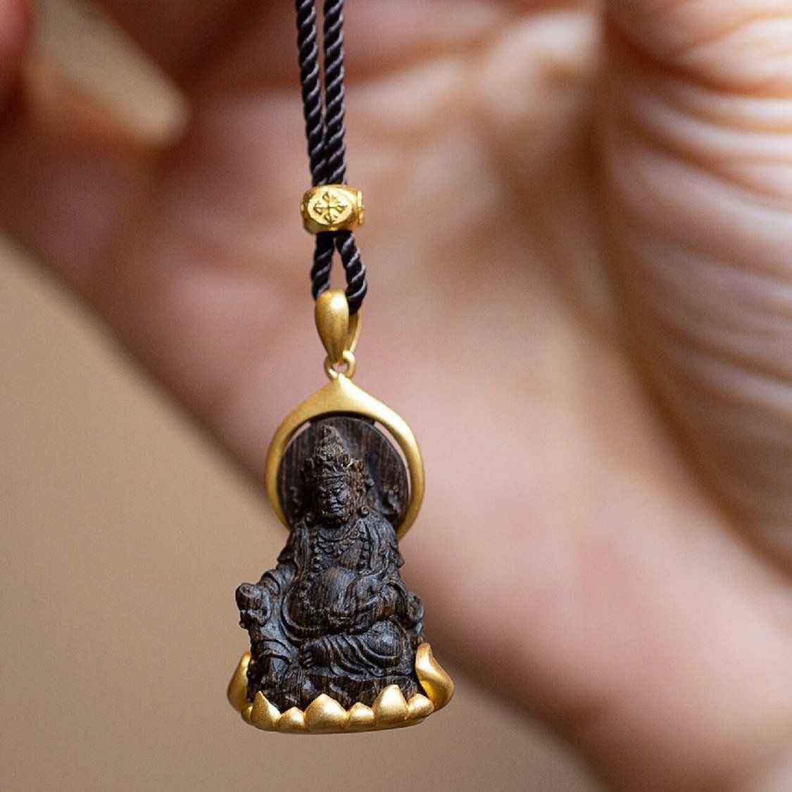 Gele God van de Rijkdom-hanger - Ethnic Fashion Meaning recensie en prijs